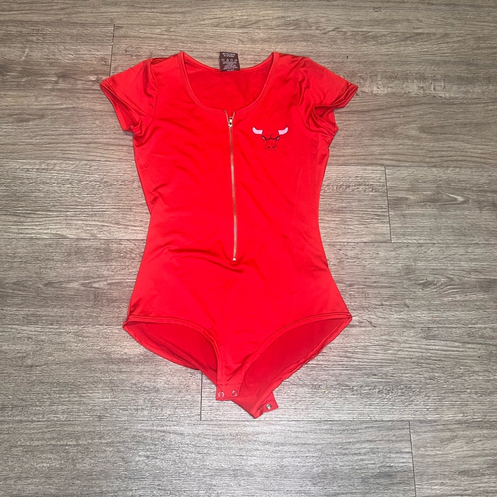 Chicagobulls  bodysuit, medium red